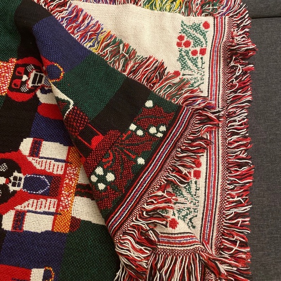 Vintage Woven Reversible Toy Soldier Nutcracker Christmas Throw Blanket - Picture 4 of 4
